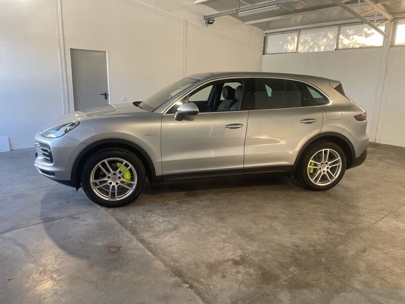 Porsche Cayenne E-Hybrid Cayenne 3.0 e-hybrid tiptronic- Gruppo Diba