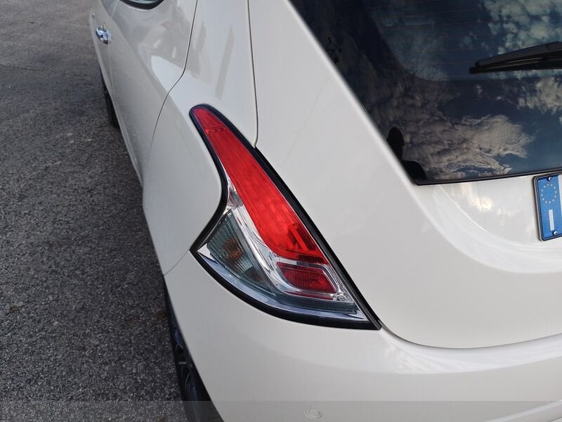 Lancia Ypsilon Ypsilon 1.0 firefly hybrid Platino s&s 70cv- Gruppo Diba