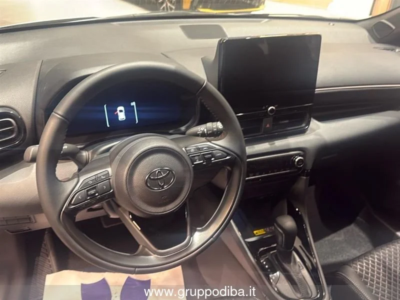 Toyota Yaris YARIS 15H 130HP LOUNGE MY25- Gruppo Diba
