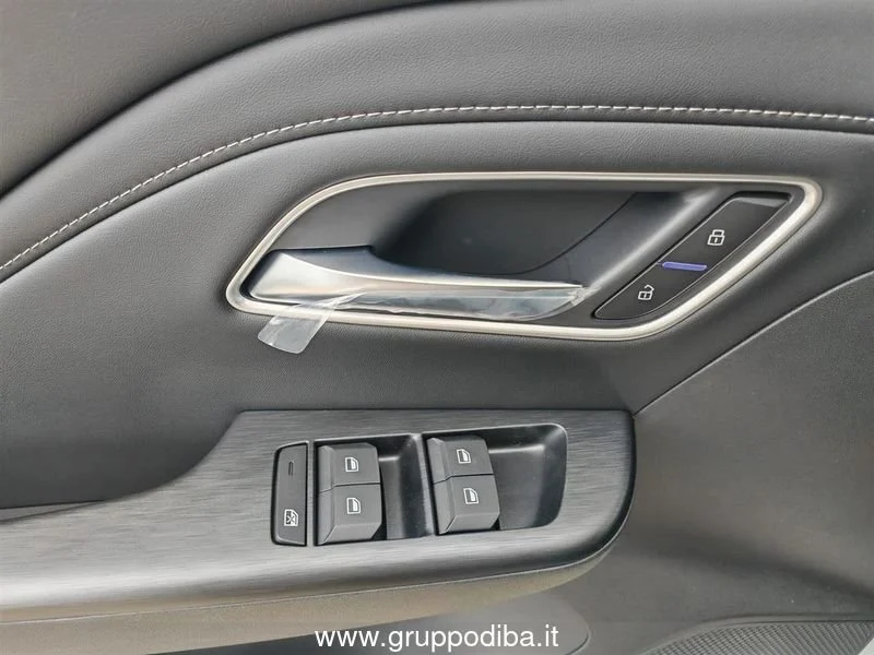 MG ZS 1.5L MT COM MY25.5 Cosmic Silver- Gruppo Diba
