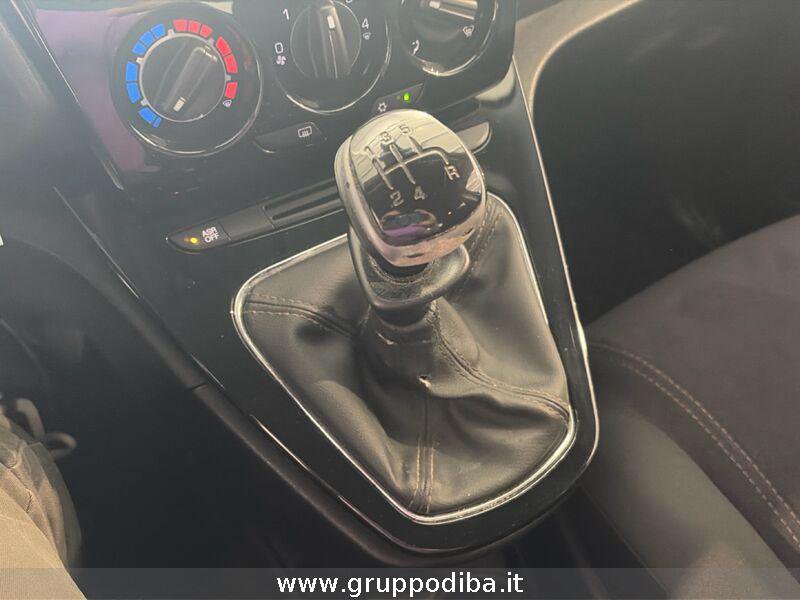 Lancia Ypsilon 1.2 8v silver 69cv- Gruppo Diba