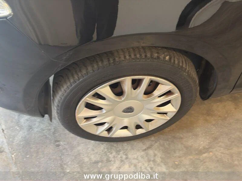 Lancia Ypsilon 1.2 8v silver 69cv- Gruppo Diba