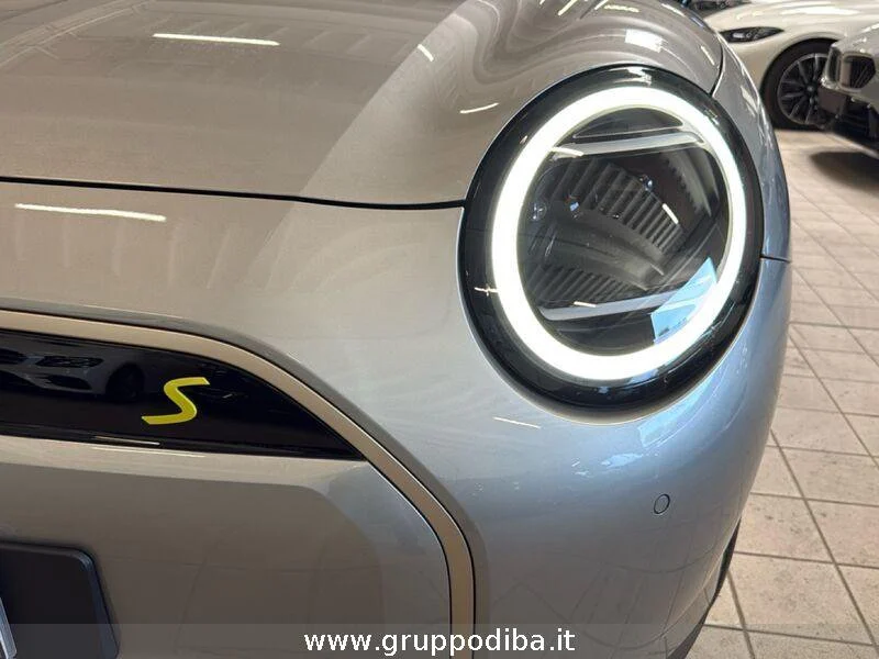 MINI Full Electric Mini Cooper SE Favoured- Gruppo Diba